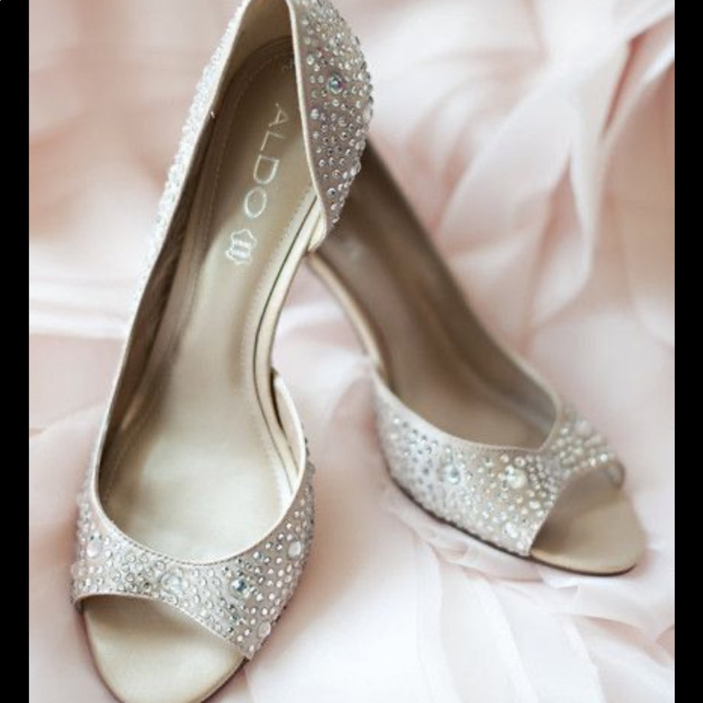ALDO glamour peep toe rhinestone stiletto size 8 *bottom pad of stiletto missing